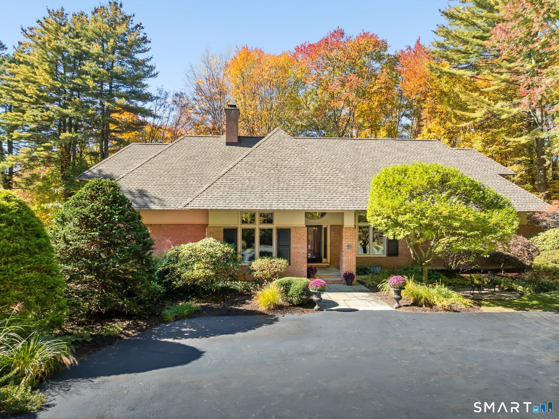 99 Fiddlehead Way Canton CT