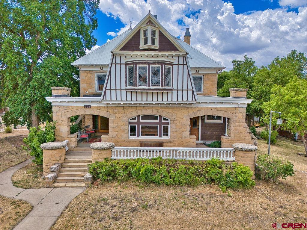 209 Bauer Avenue