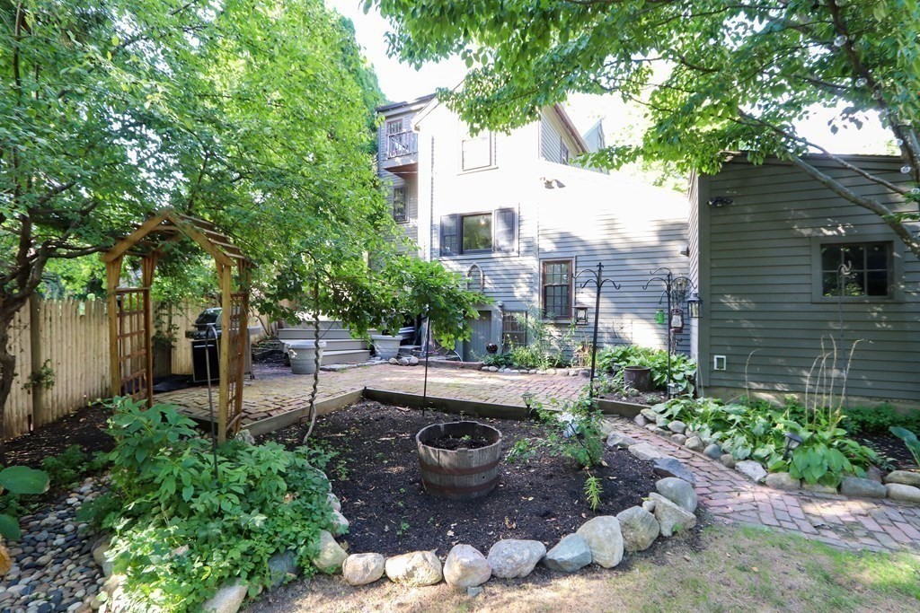 13 Ober St