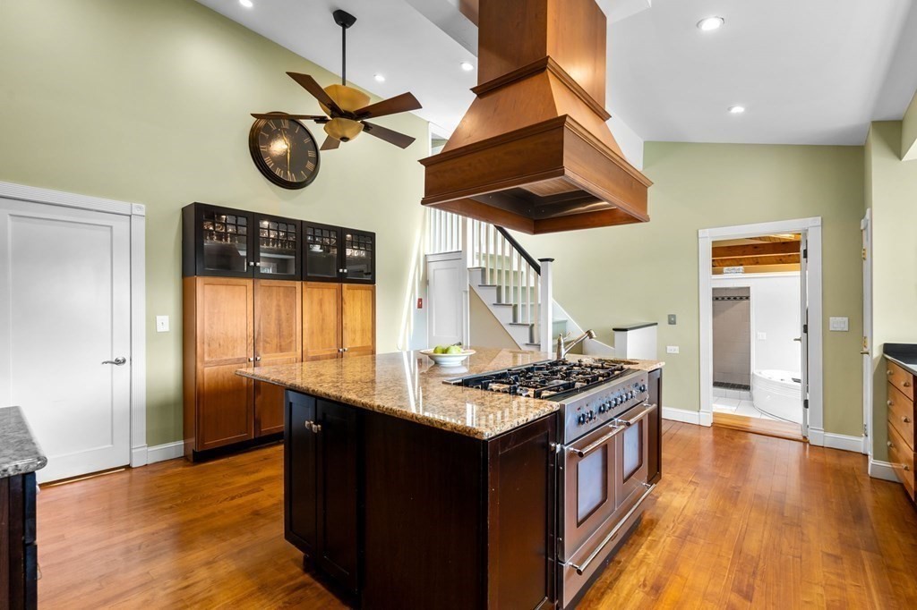 259 Lake Dr