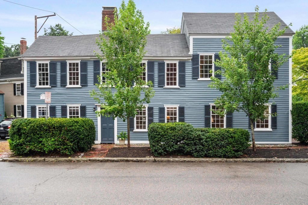 10 Broad St