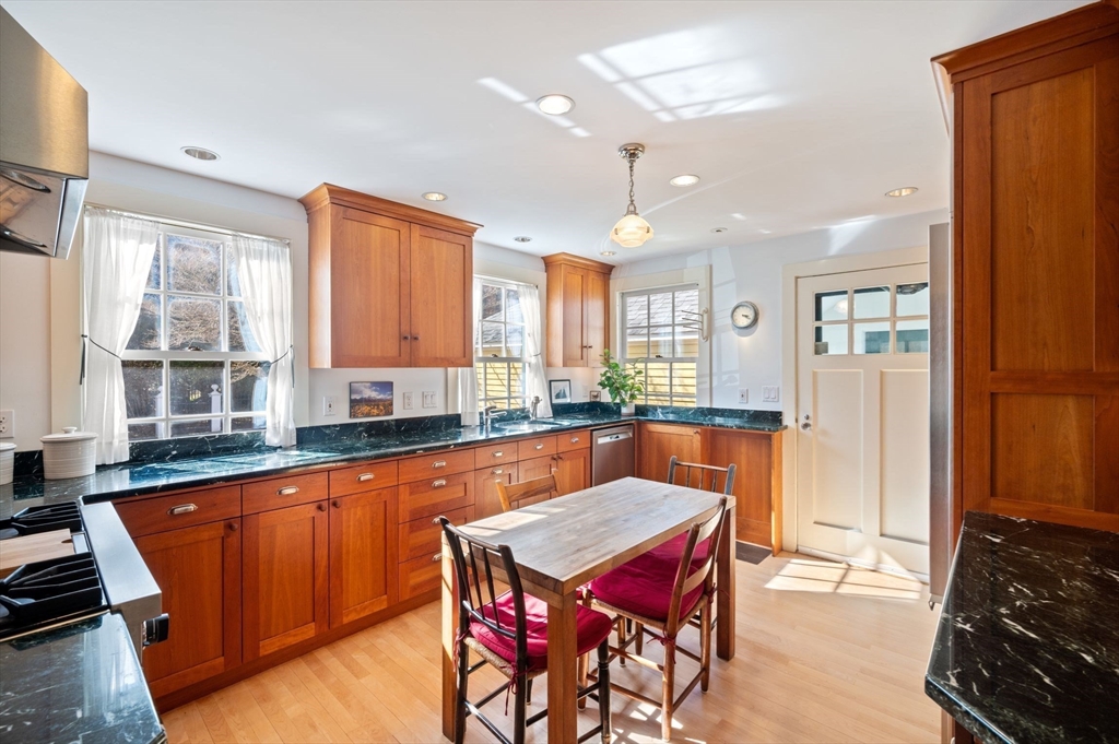 4 Pickering St