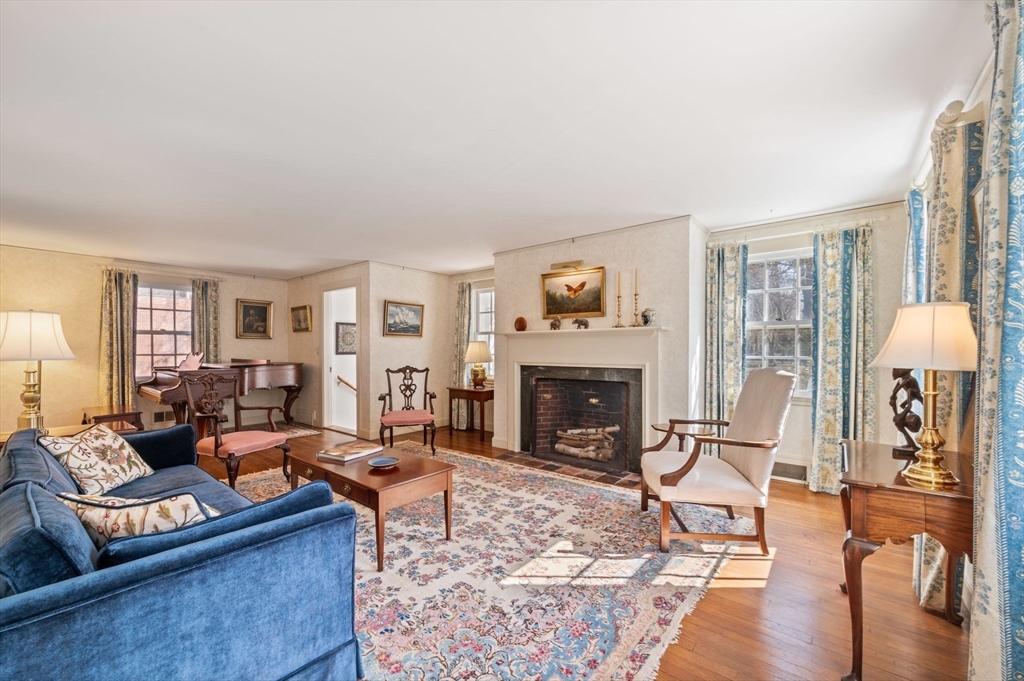 4 Pickering St