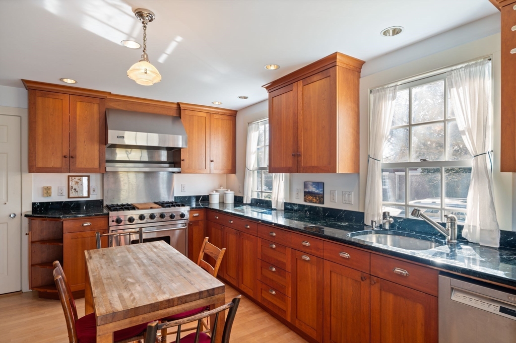 4 Pickering St
