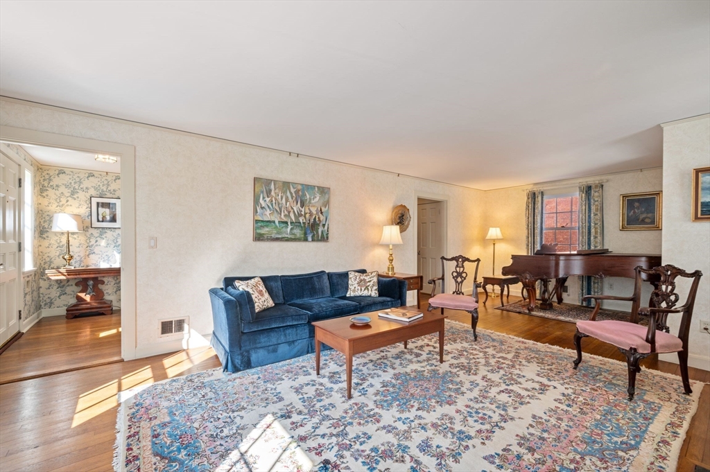 4 Pickering St