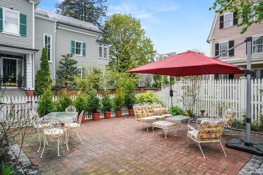 18 Chestnut St
