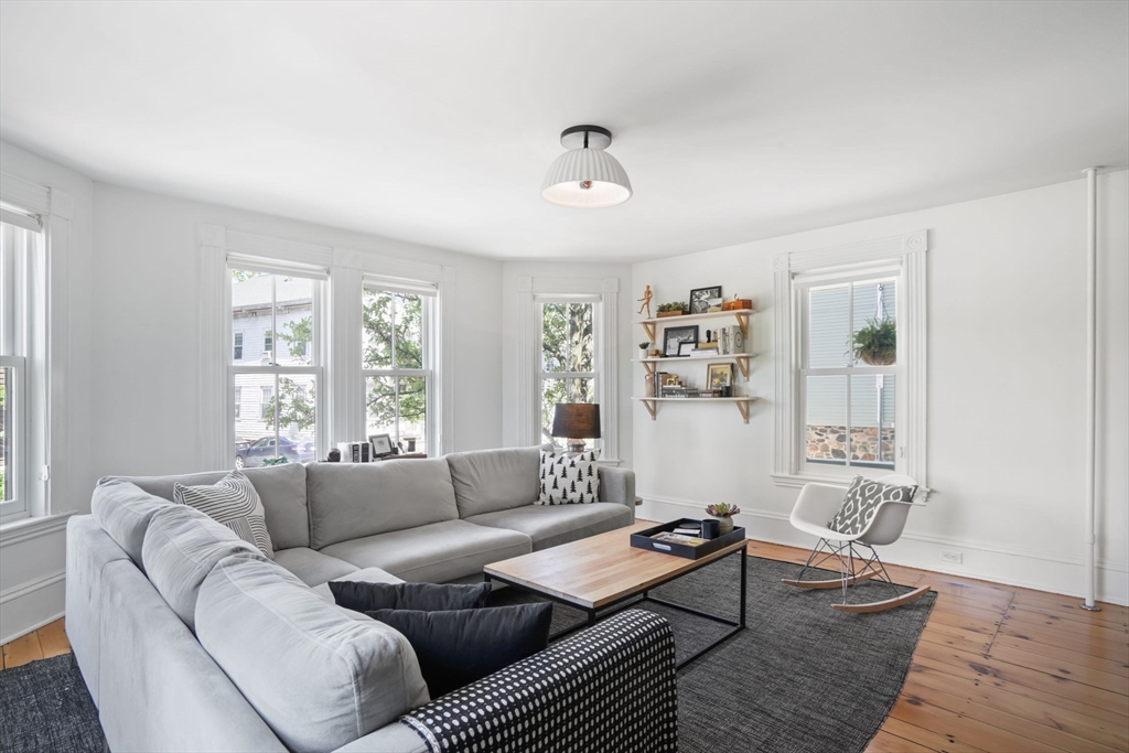 33 Williams St