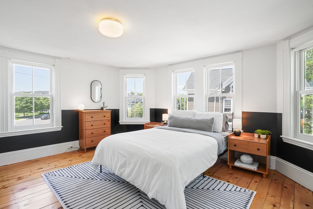 33 Williams St
