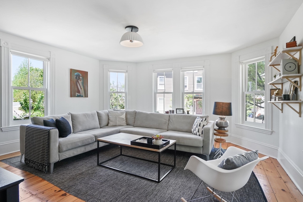 33 Williams St