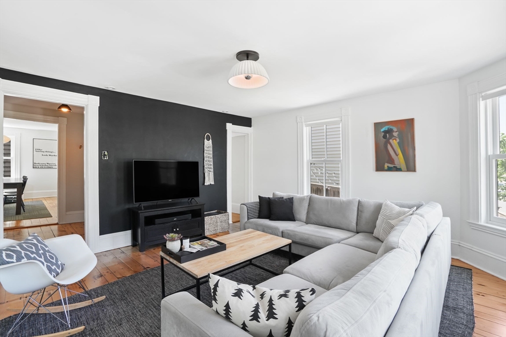 33 Williams St