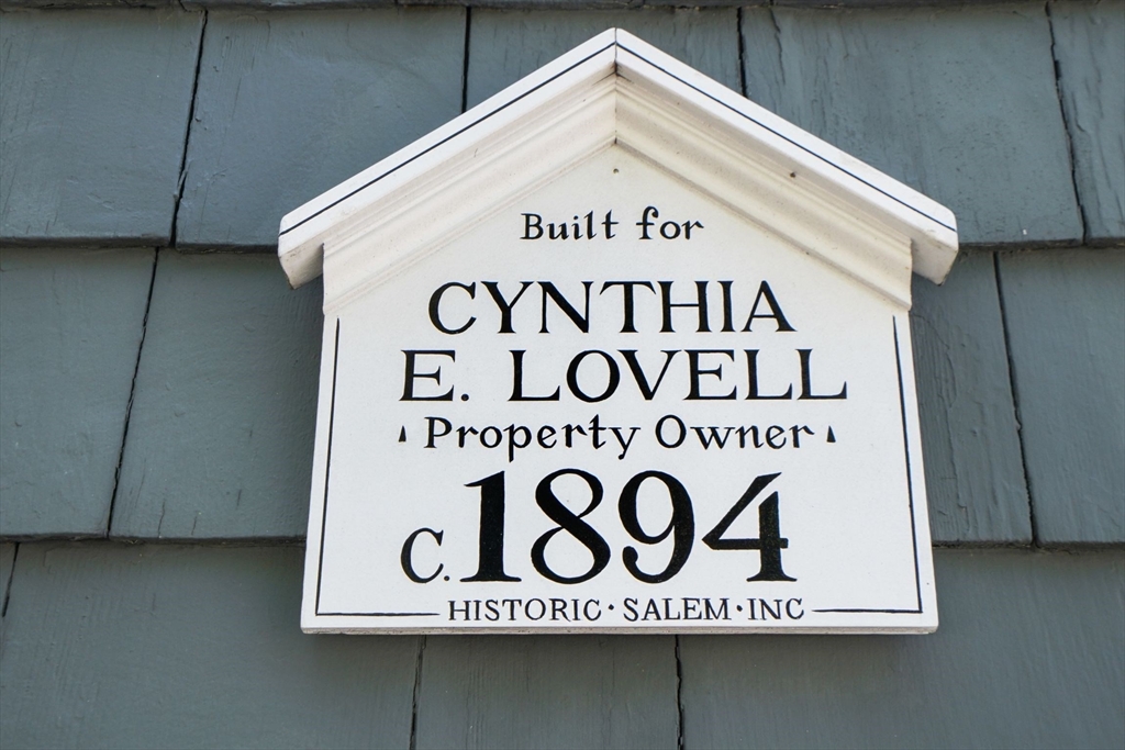 33 Williams St
