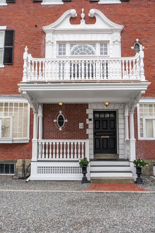324-328 Essex St # 2