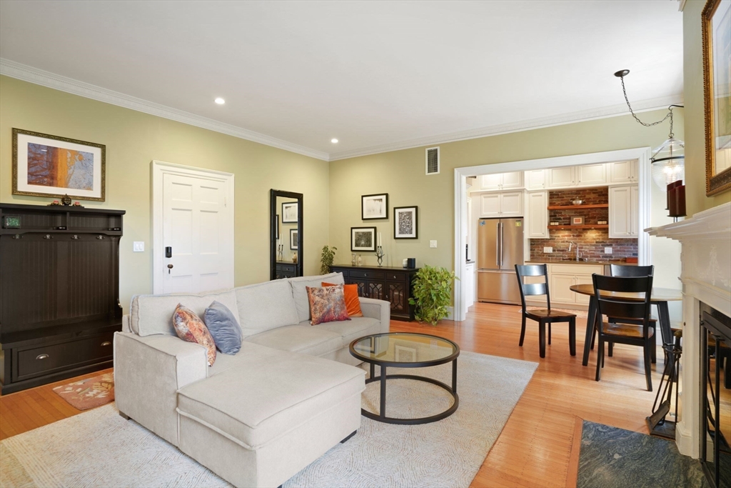 324-328 Essex St # 3