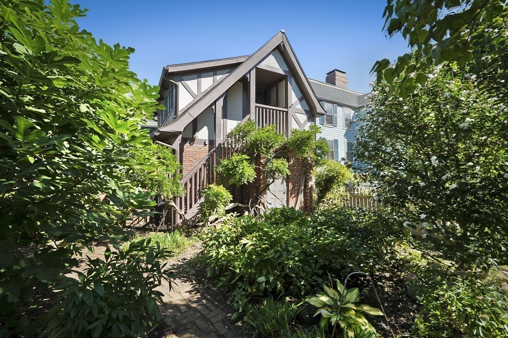 6 Botts Court