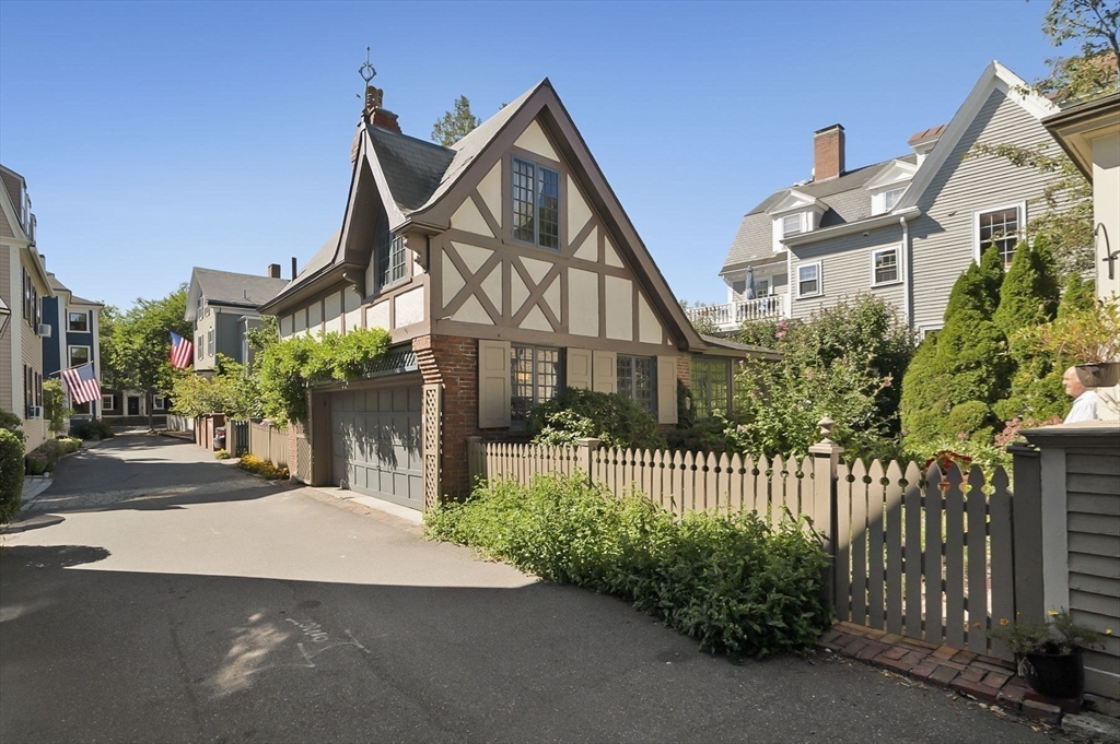 6 Botts Court