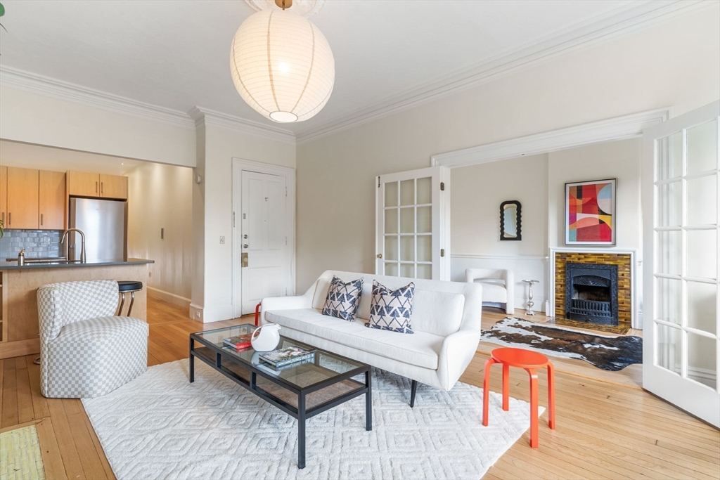 339 Commonwealth Ave # 3