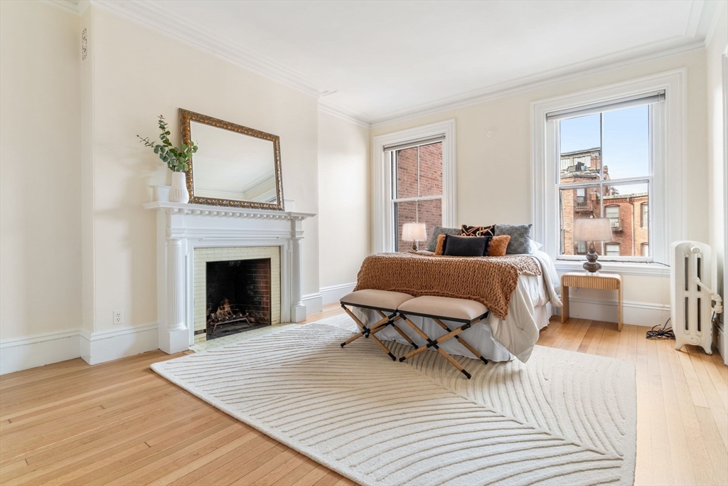339 Commonwealth Ave # 3