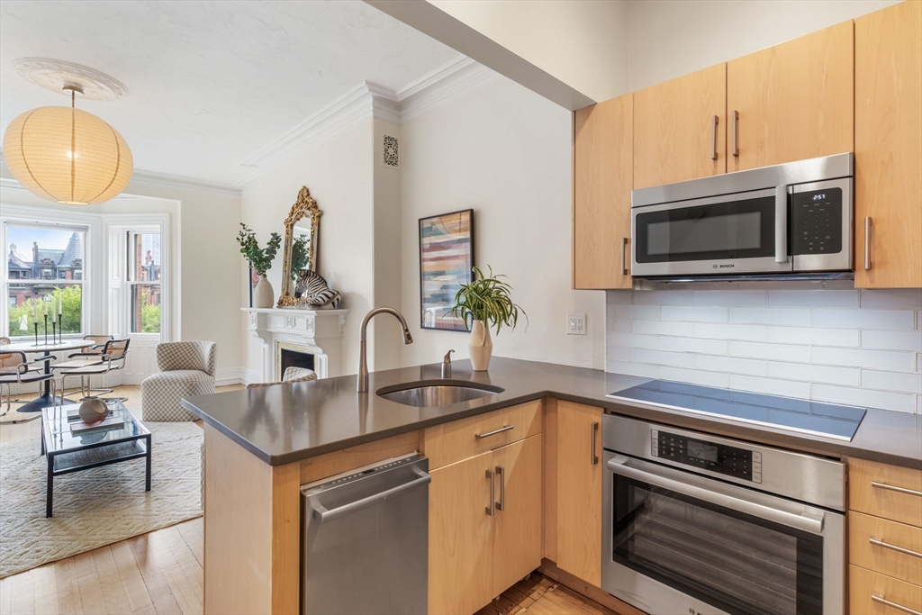 339 Commonwealth Ave # 3