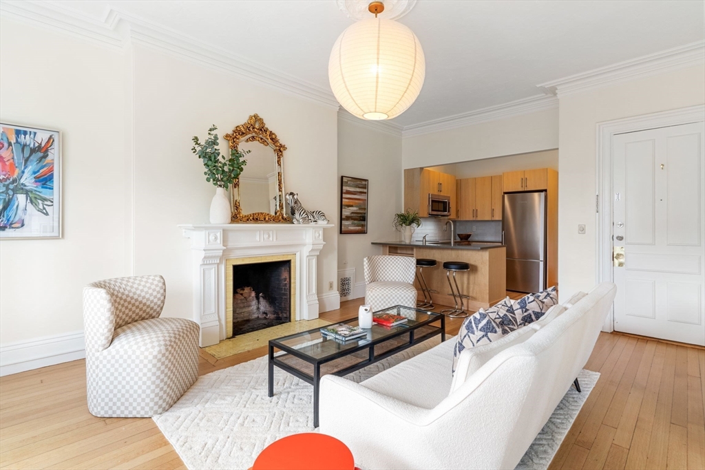 339 Commonwealth Ave # 3