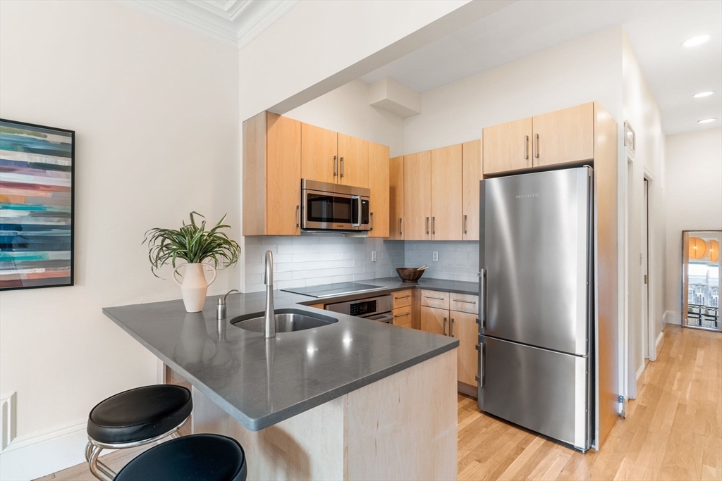 339 Commonwealth Ave # 3