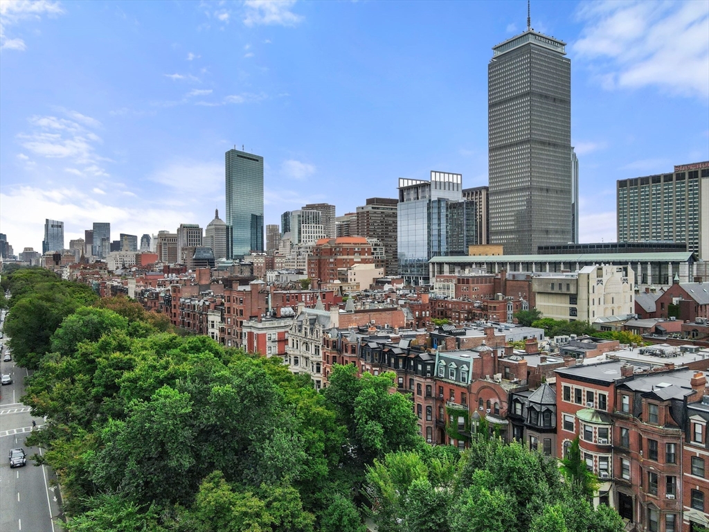 339 Commonwealth Ave # 4