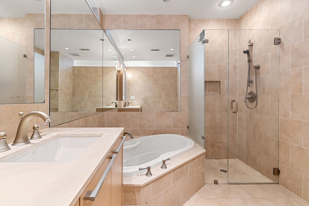 339 Commonwealth Ave # 4