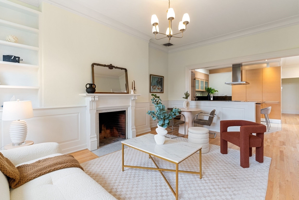 339 Commonwealth Ave # 4