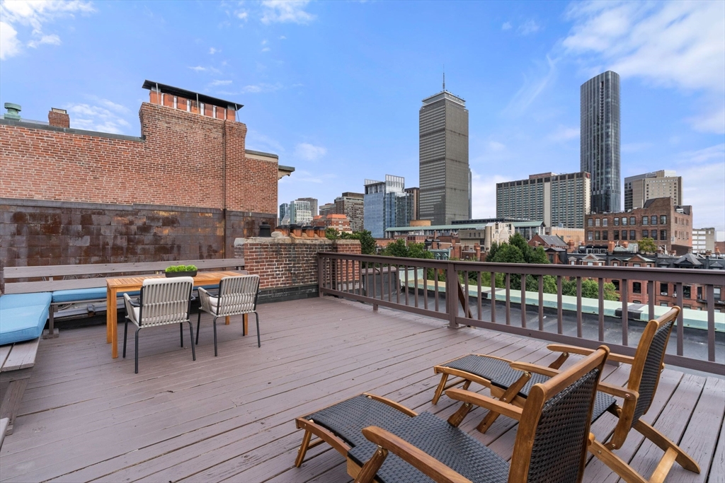 339 Commonwealth Ave # 4