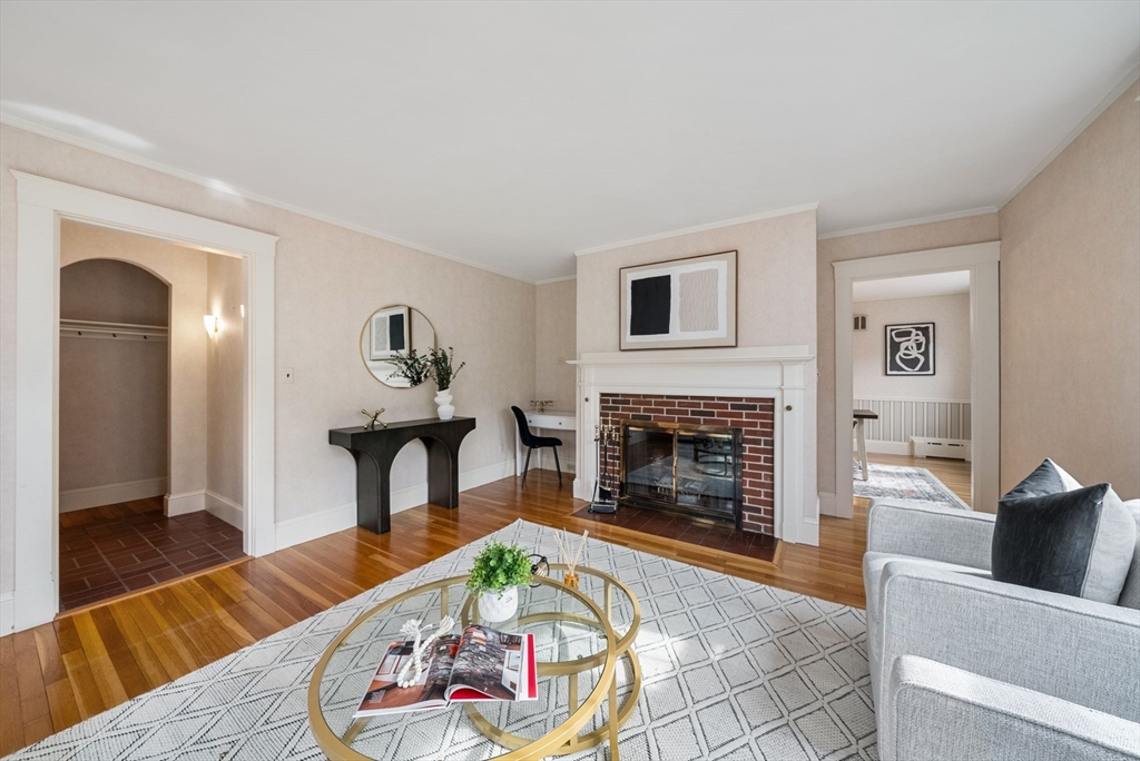 5 Frankwood Ave