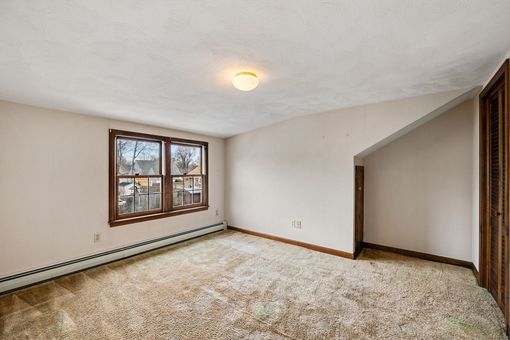 5 Frankwood Ave