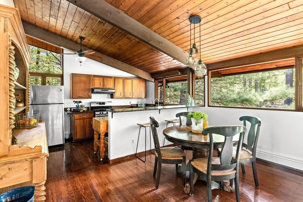 9 Turtleback Rd