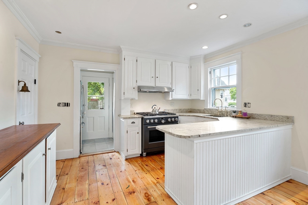 232 Lafayette St