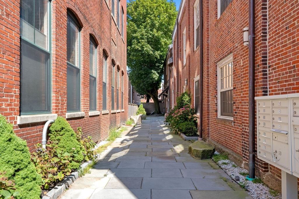 7 Crombie St # 13