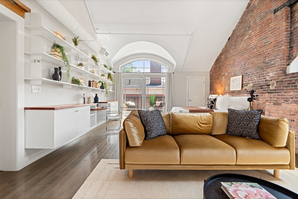 7 Crombie St # 13