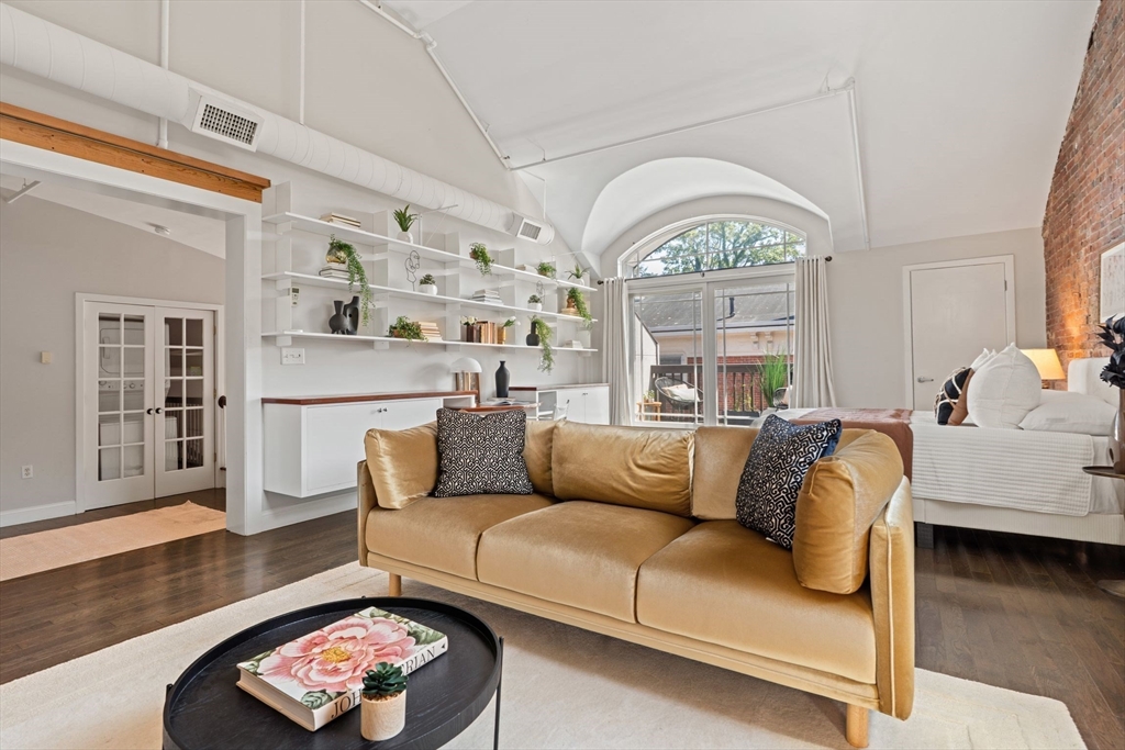 7 Crombie St # 13