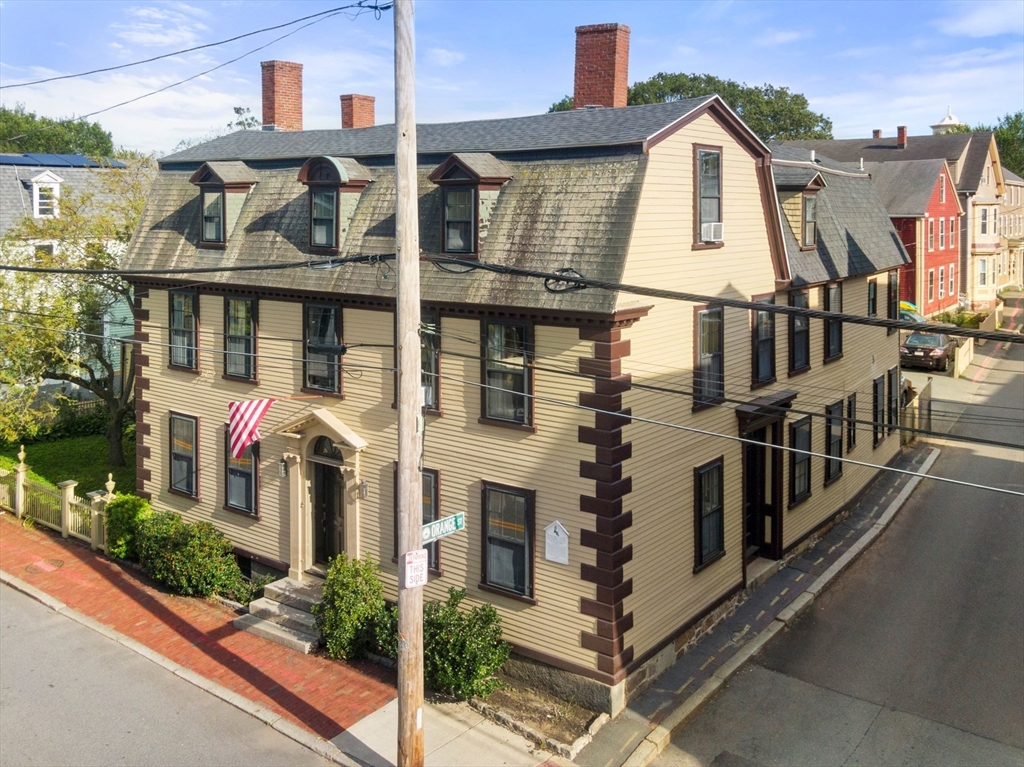 81 Essex St # 1