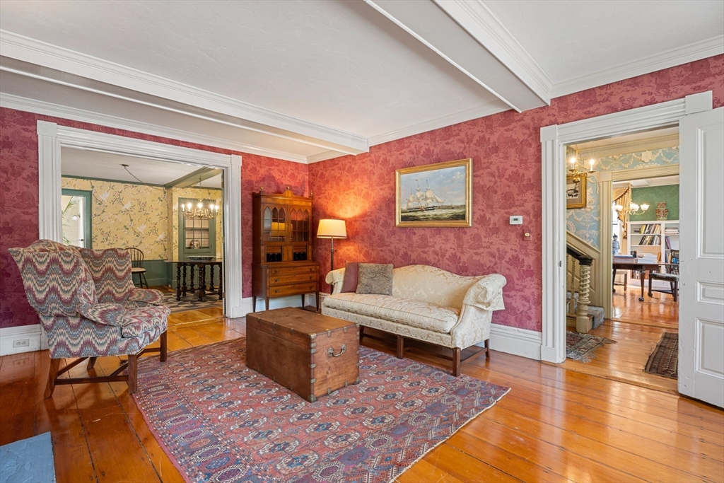 81 Essex St # 1
