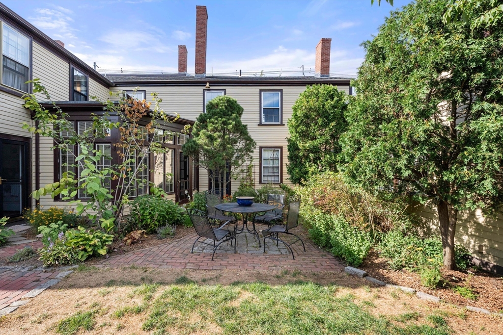 81 Essex St # 1
