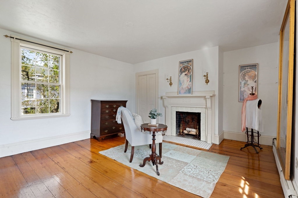 81 Essex St # 1