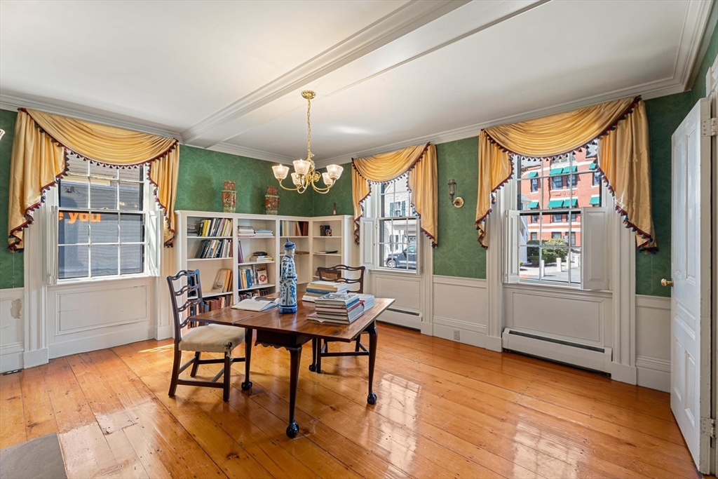 81 Essex St # 1