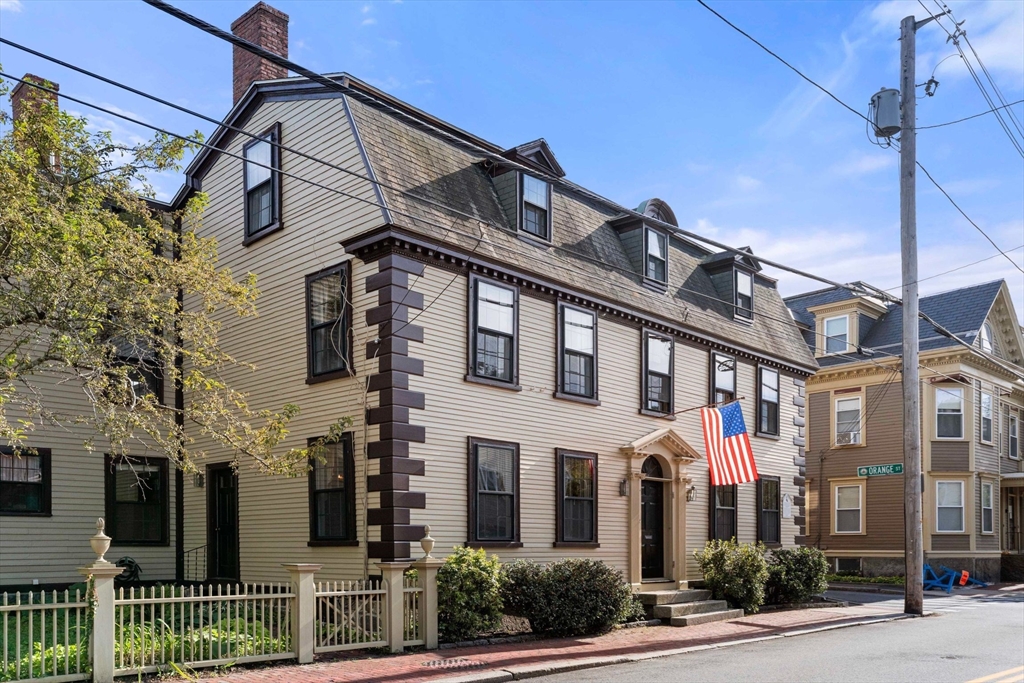 81 Essex St # 1