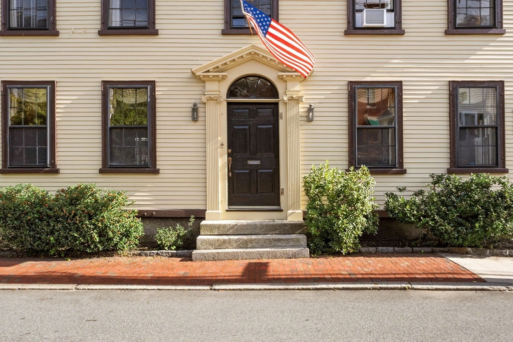 81 Essex St # 1