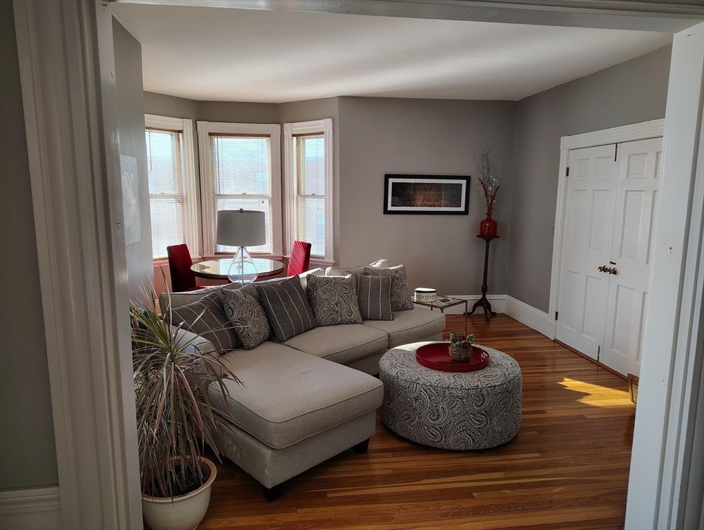 357 Lafayette St # 2