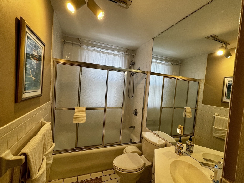 357 Lafayette St # 2