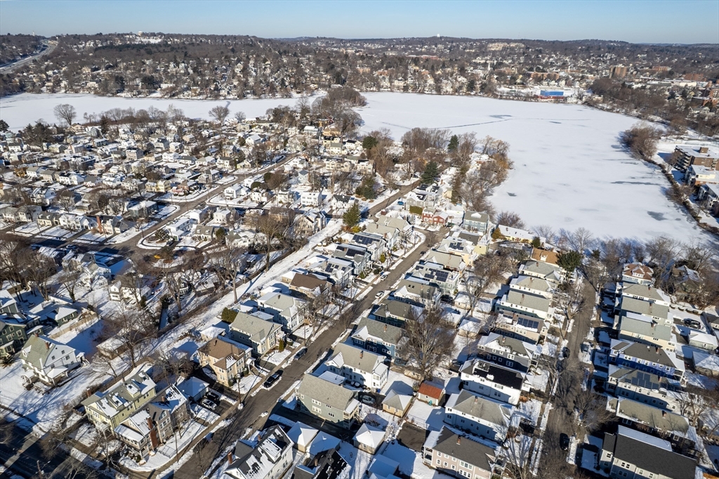 16-18 Pondview Rd
