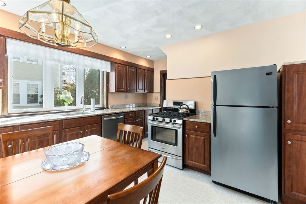 16-18 Pondview Rd