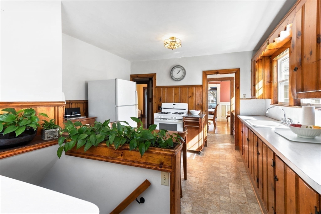 16-18 Pondview Rd