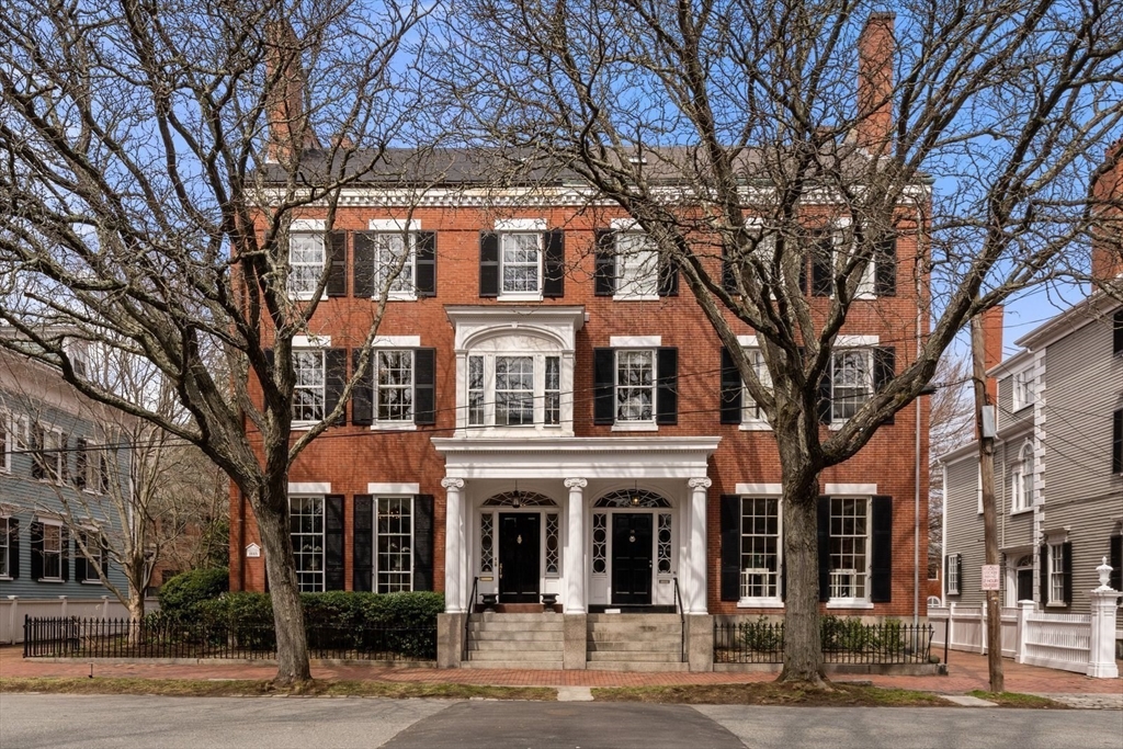 40 Chestnut St