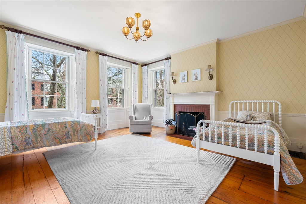 40 Chestnut St