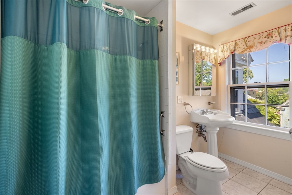 7 Hamilton St # 3